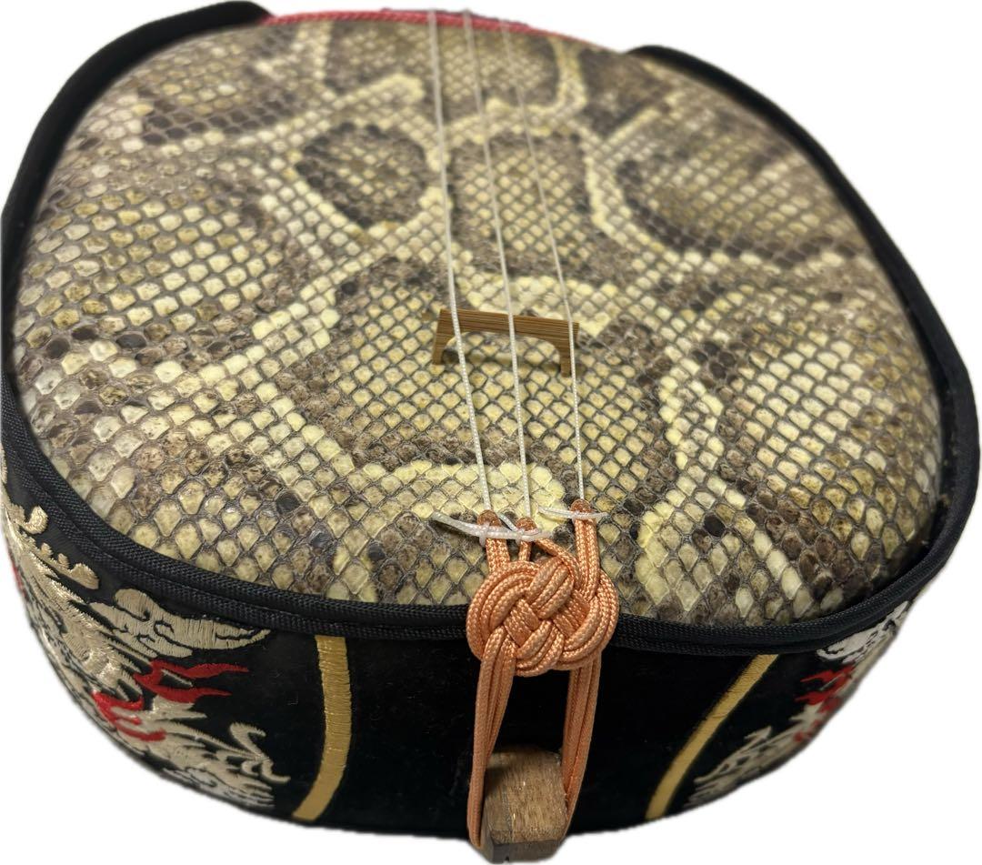 沖縄三味線 蛇柄装飾 龍装飾