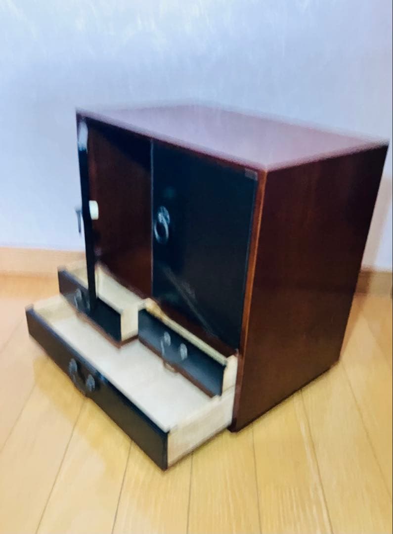 扇子模様の木製箪笥　時代箪笥　民芸箪笥　昭和レトロ　装飾金具　整理箪笥　桐箪笥