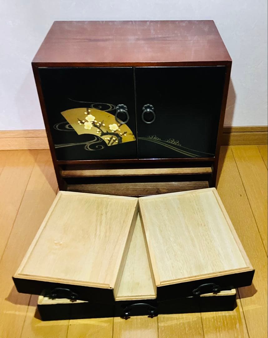 扇子模様の木製箪笥　時代箪笥　民芸箪笥　昭和レトロ　装飾金具　整理箪笥　桐箪笥