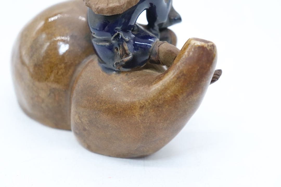 中国　石湾窯　瓢箪に乗っている人物　送料込み250326