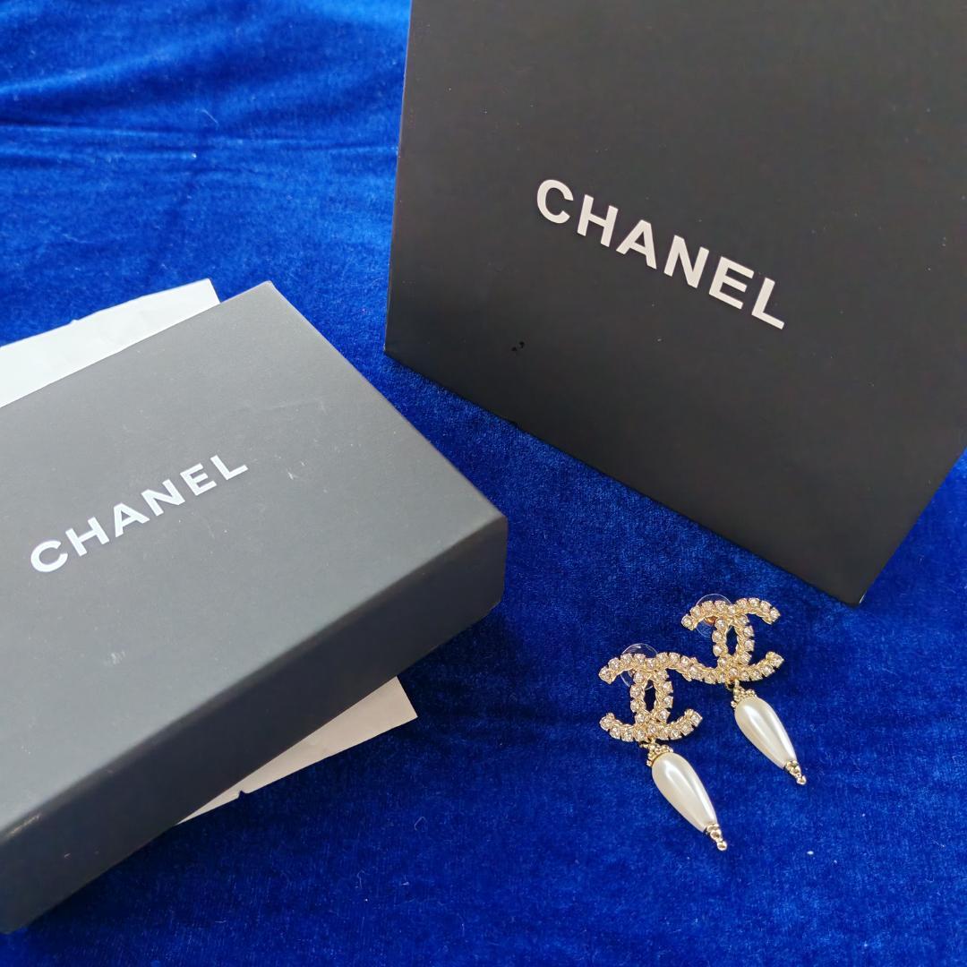 AB5806 ココマーク メタル ストラス レジン ピアス