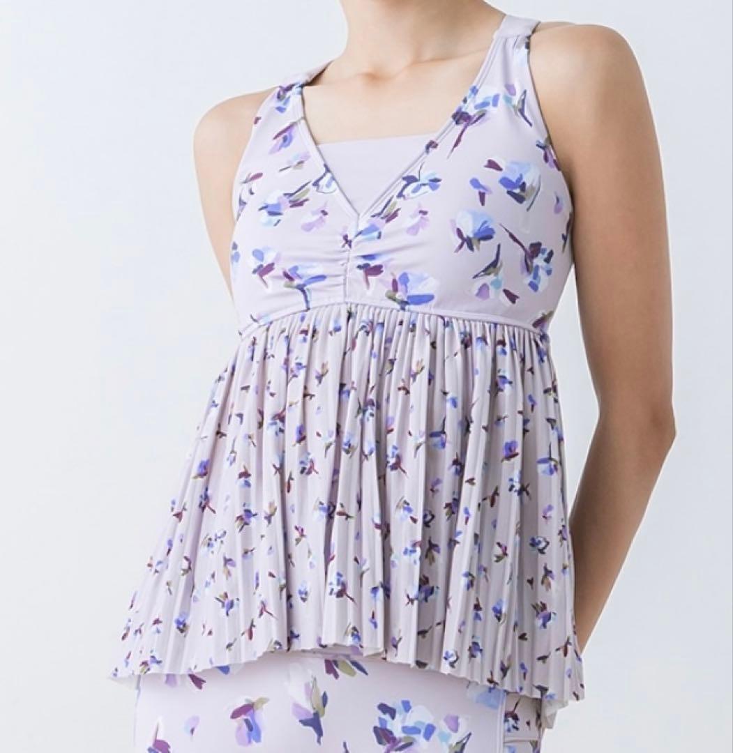 【新品未開封】ローズプリントプリーツタンクトップ