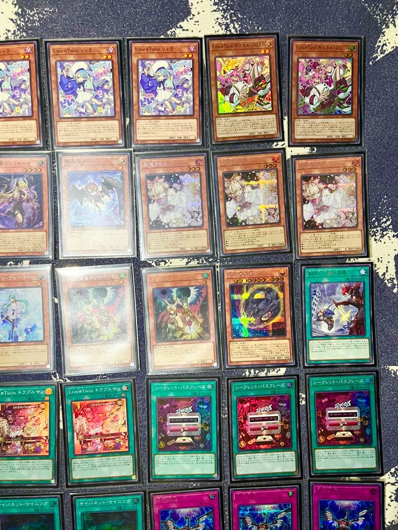 イビルツインデッキ　遊戯王　構築済みデッキ　高レアリティ　絵違い　イラスト違い