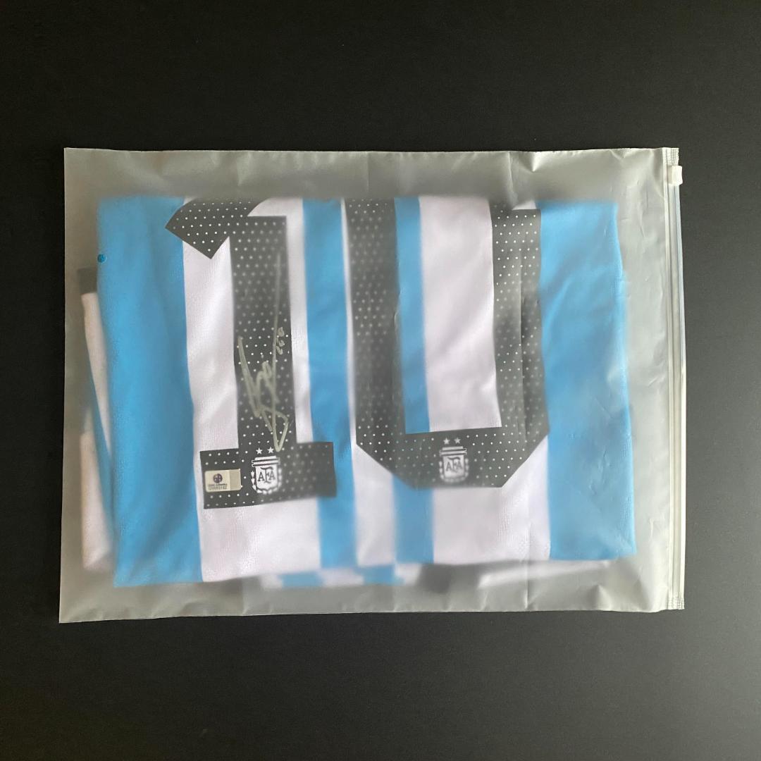 【レア】リオネル・メッシ☆直筆サインユニフォーム☆ジャージ☆写真付き