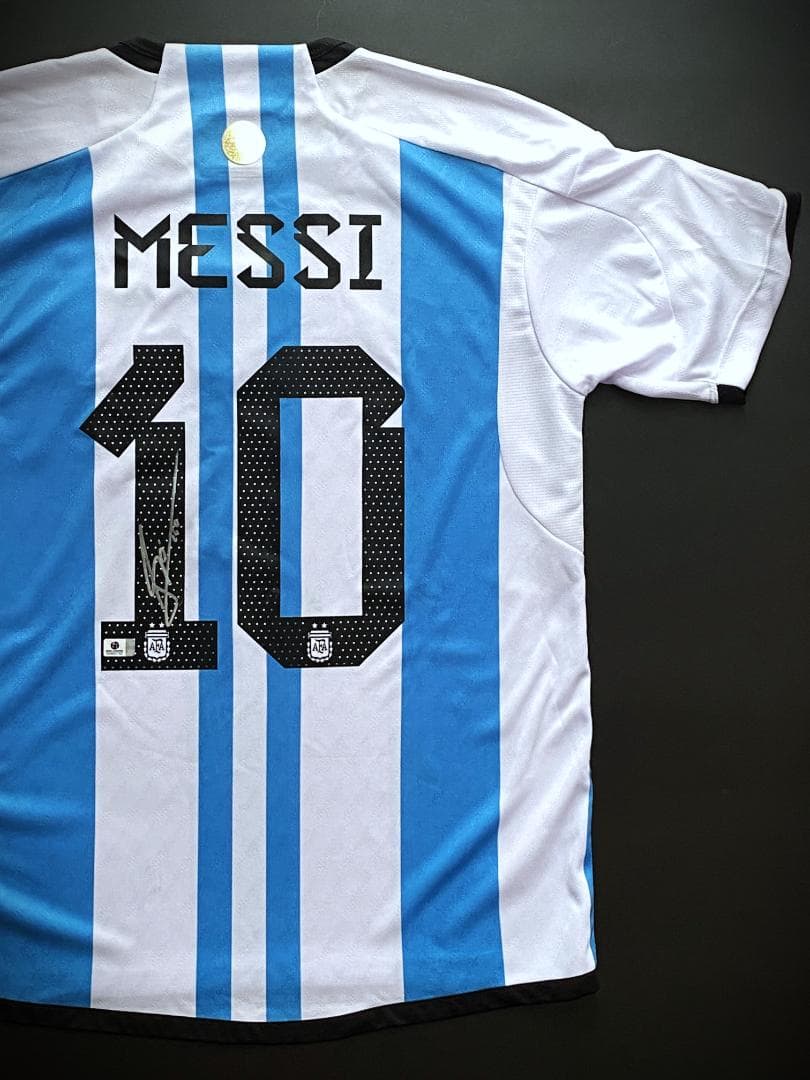 【レア】リオネル・メッシ☆直筆サインユニフォーム☆ジャージ☆写真付き