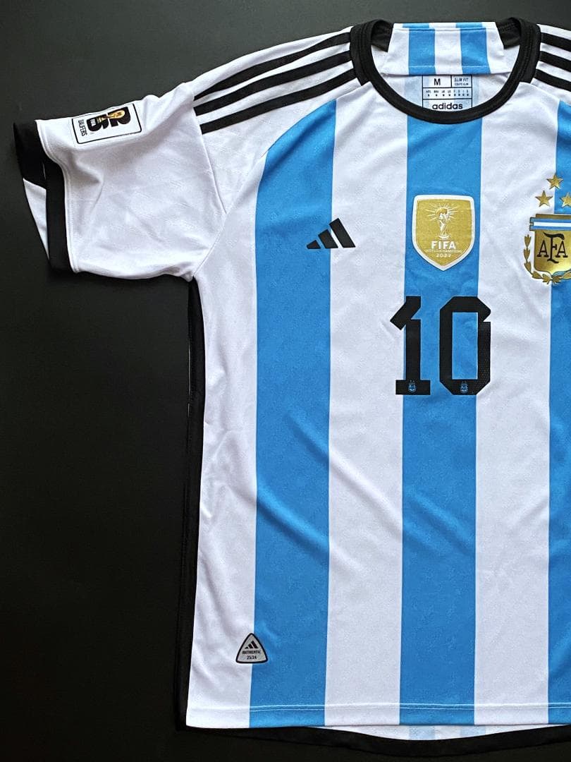 【レア】リオネル・メッシ☆直筆サインユニフォーム☆ジャージ☆写真付き