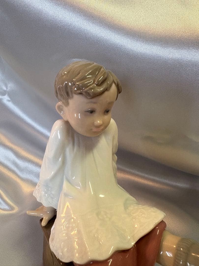 リヤドロ　神父様のお手伝い