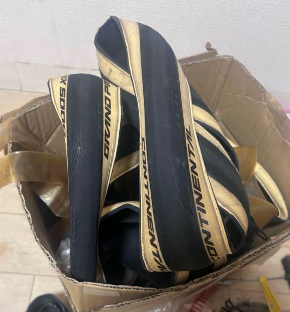 トレック Domane AL4 disc ロードバイク カーボンホイール 付属品