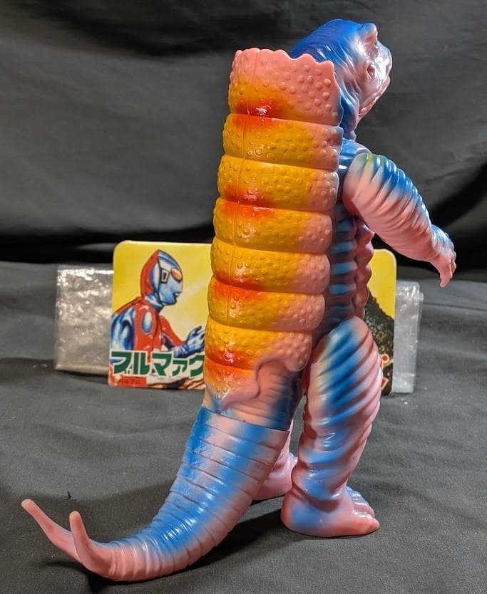 ケムラー「ウルトラマン」登場怪獣（ブルマァク復刻）ヘッダー付ソフビフィギュア