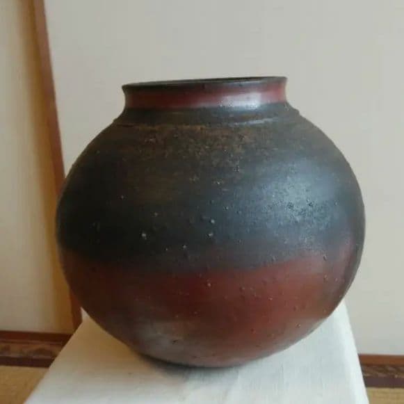 岡山県無形文化財保持者の松井興之(ともゆき)氏の備前大壺です