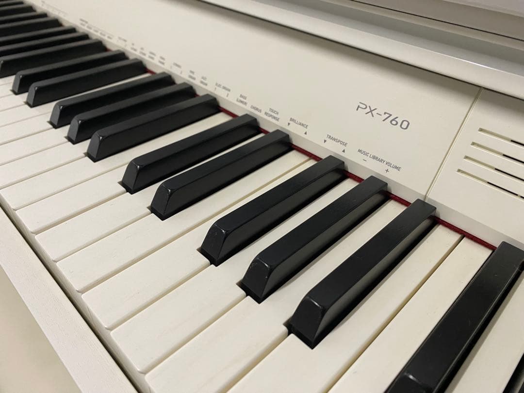 電子ピアノ　CASIO PX-760 コンパクト設計♪