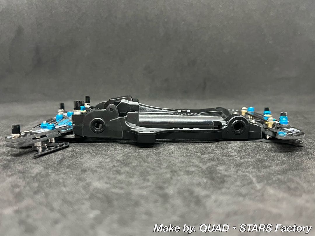【ミニ四駆・AR用】2軸ATピボット＋1軸リヤアンカー＋リヤスキッド　カーボン