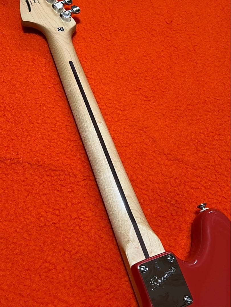 美品 Squier スクワイヤ サイクロン CYCLONE /ミディアムスケール