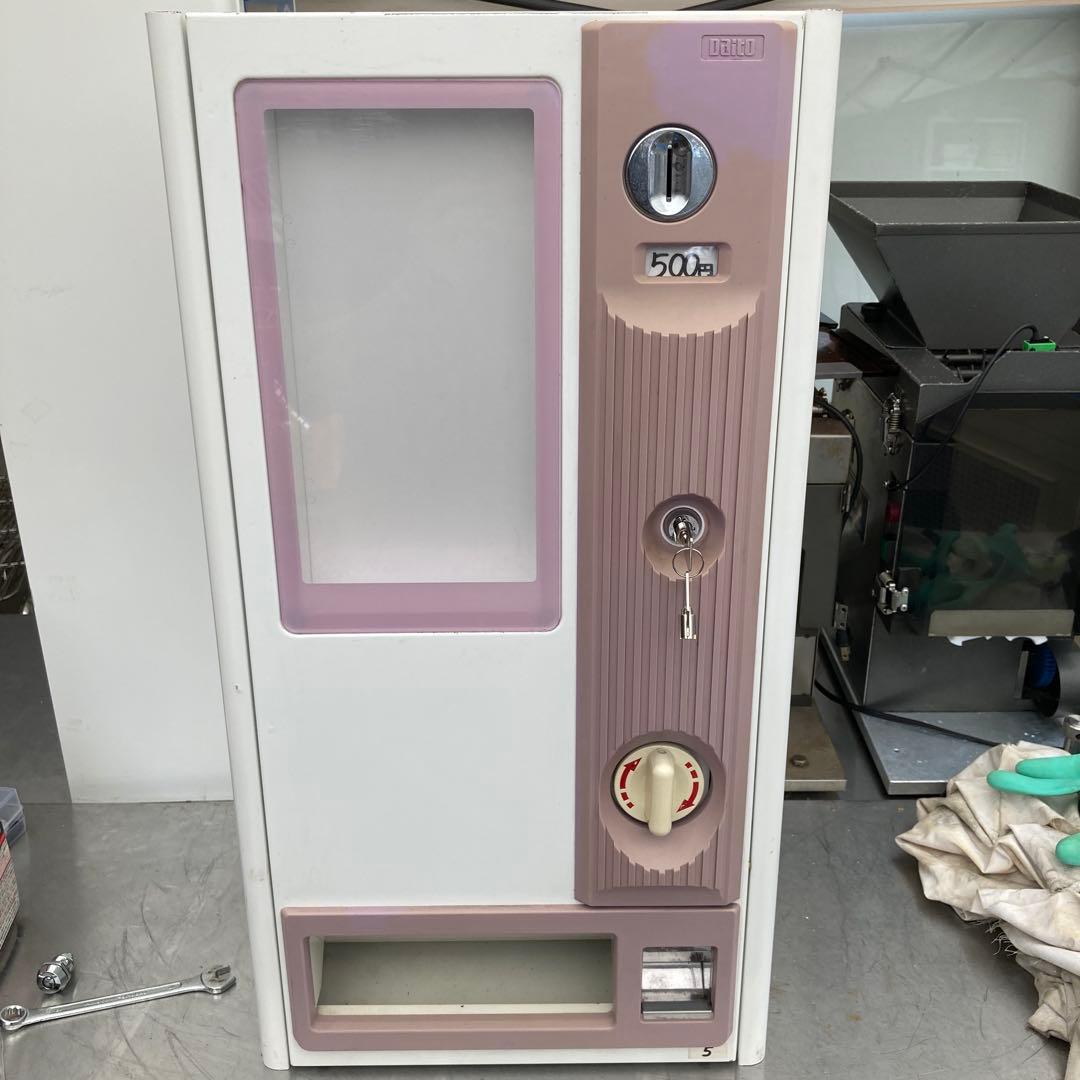 ガチャ機　カードガチャ　手動式自動販売機　鍵新品