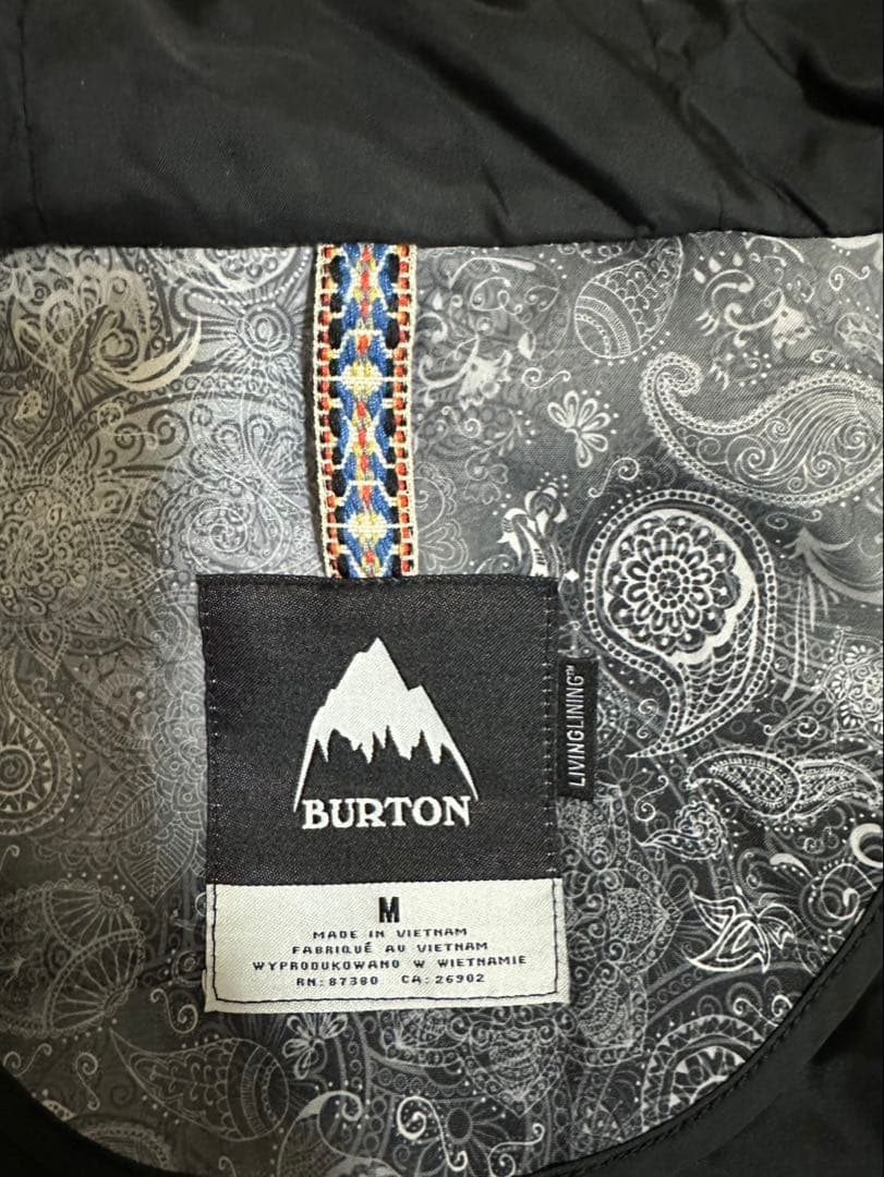 ペイズリー柄スノーボードウェア（女性用）