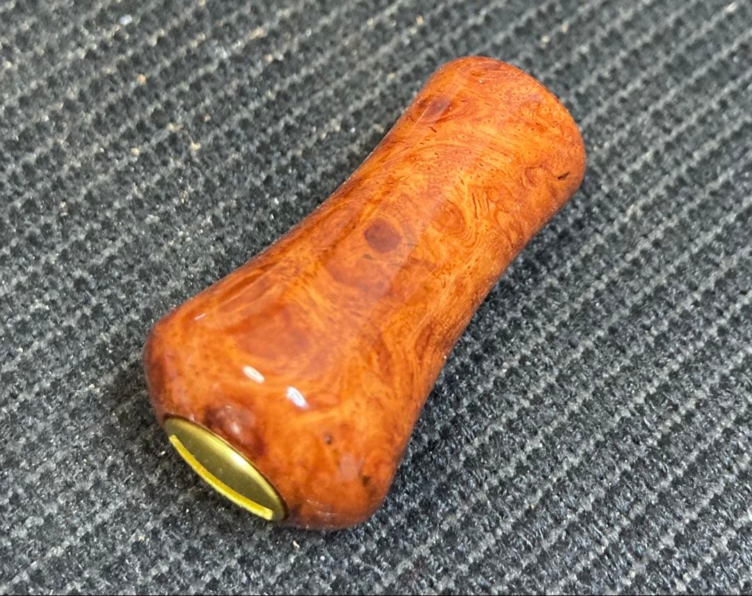 わたらせ樹脂工房製花梨瘤葡萄杢　丸型　シマノ用