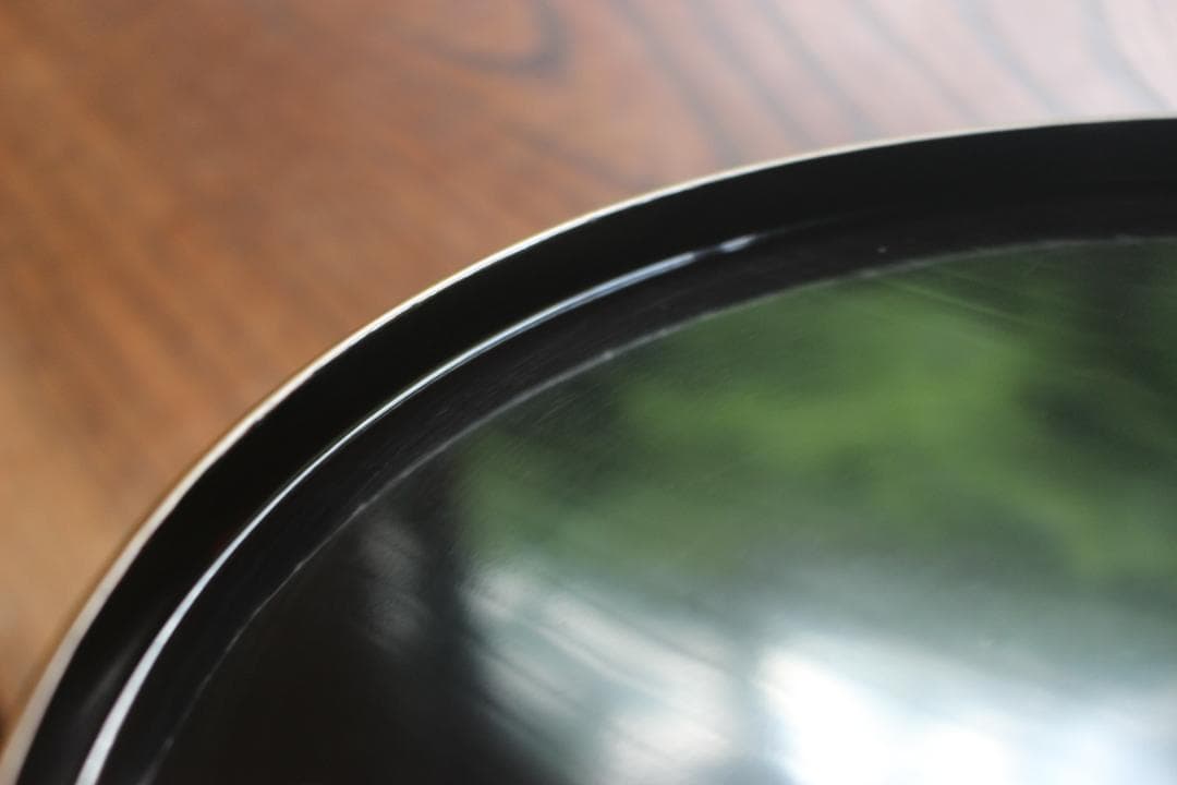 シンプルデザインに上質縁金黒漆の小ぶり丸盆（検輪島塗お盆丸盆