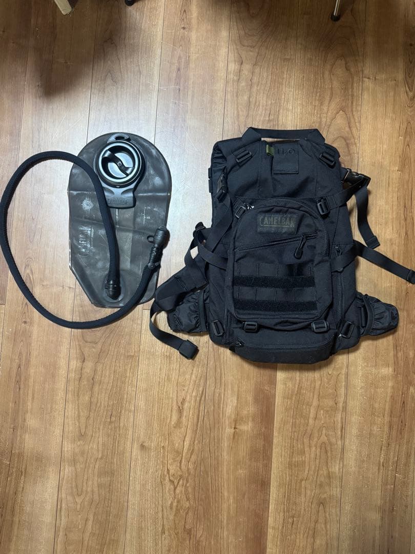 used 米軍放出品 CAMELBAK製 キャメルバック 黒 ハイドレーション