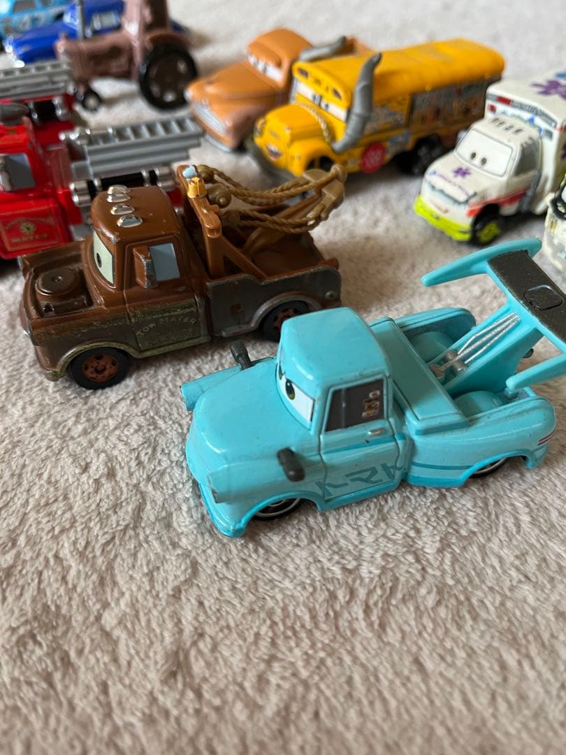 まとめ売り 計18台　カーズトミカ17台　マテル　ミニミニカーズ1台　廃盤　レア