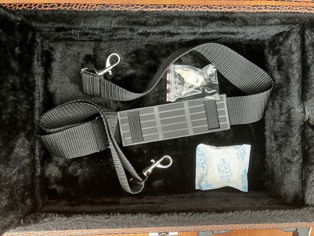 三線ハードケース(未使用品)鍵付き　ブラウン/クロコダイル柄