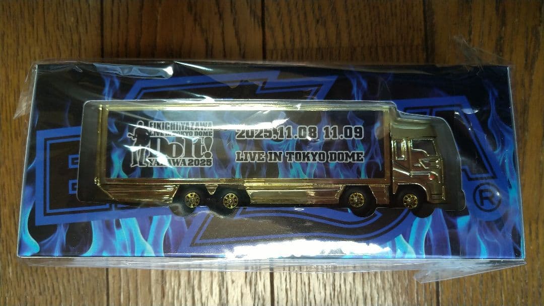 矢沢永吉コンサートグッズ トランポ型ミニカー&ステッカー&オマケ