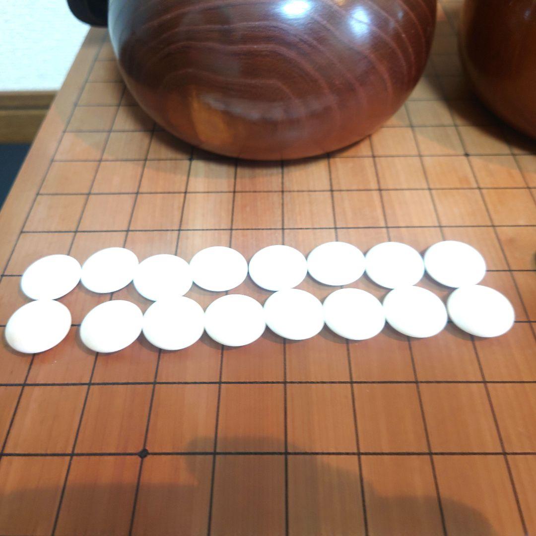 囲碁 天然木 卓上 碁盤 　蛤碁石 セット　碁石22号？　甘い匂いがする碁盤