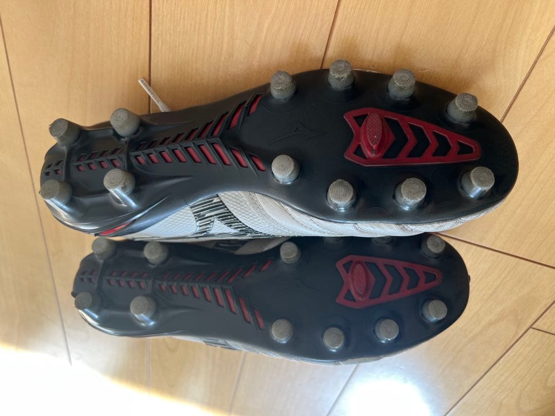 【最終お値下げです】モレリアネオ4ベータジャパン　ホワイト スパイクシューズ