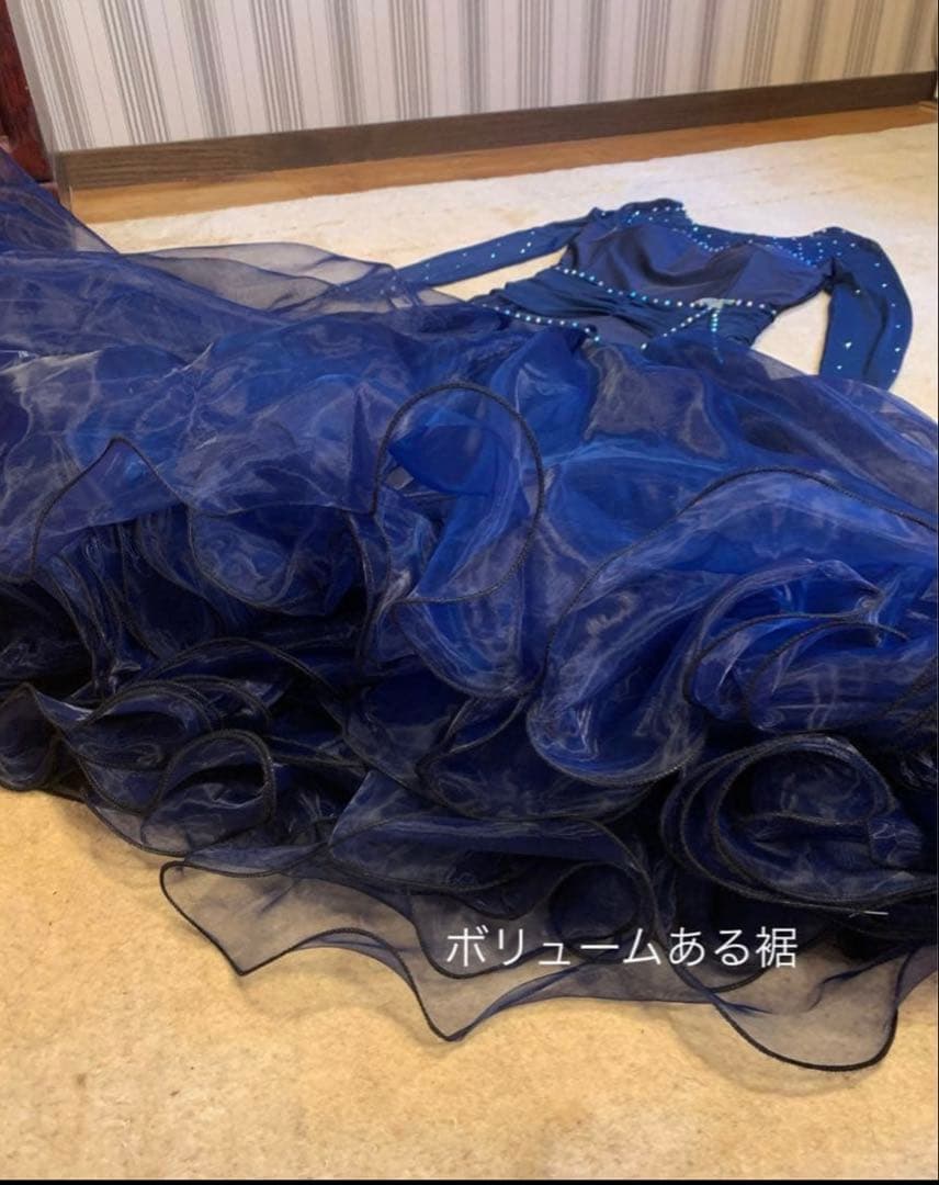 社交ダンス　ドレス　モダン　清楚で上品なネイビーのワンピース