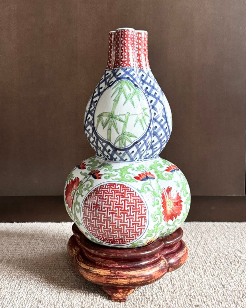 大清雍正年製 瓢箪型花瓶 壺 木製台座付き 粉彩 中国古美術品