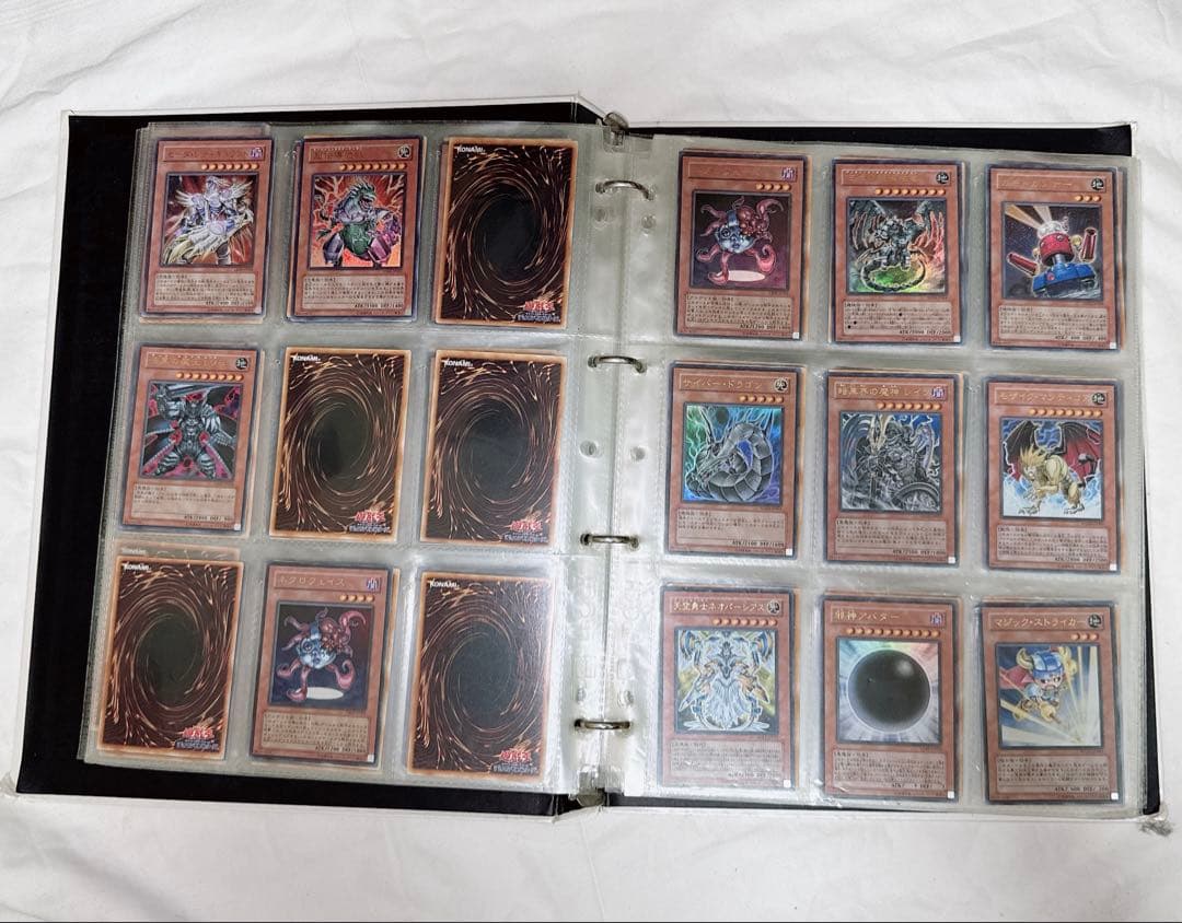 遊戯王　ファイル付き　キラカード大量