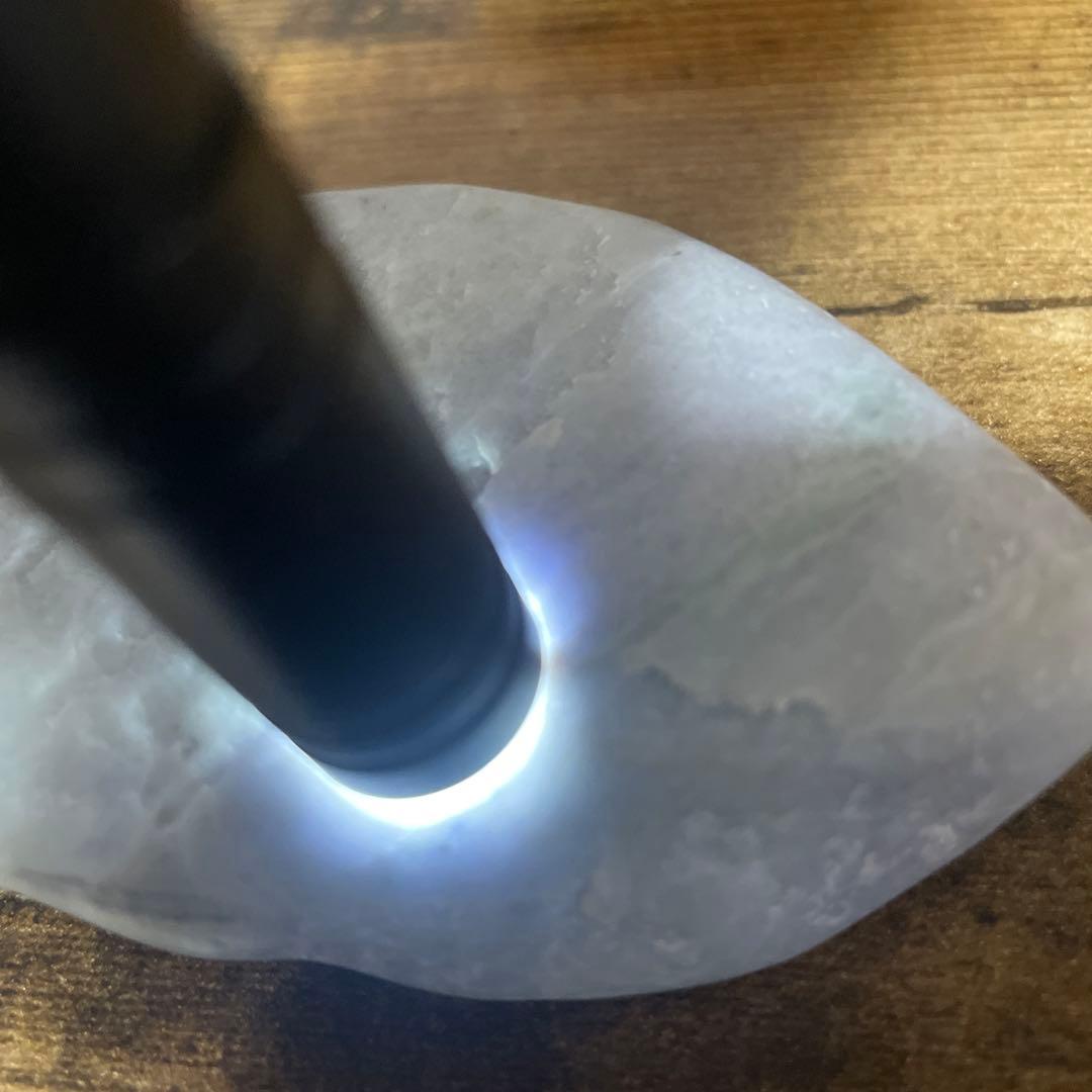 最終値下げ！220g 糸魚川　ラベンダー　翡翠　紫　海石　台座つき