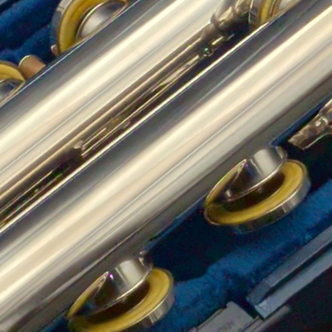 フルート　調整済　美品　ヤマハYFL211S（Eメカ.銀メッキ仕様）