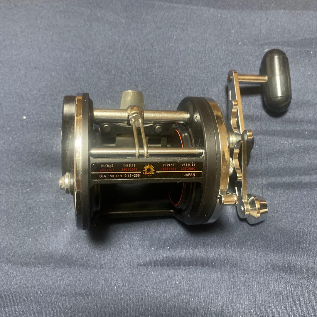 Daiwa ダイワ Sealine シーライン 47H レトロリール