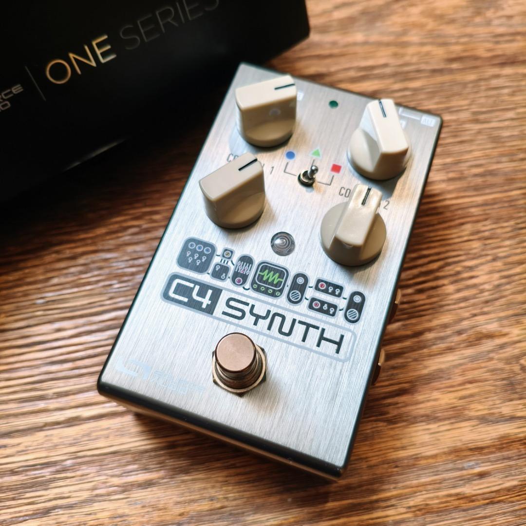 Source Audio C4 シンセサイザーペダル 箱付き