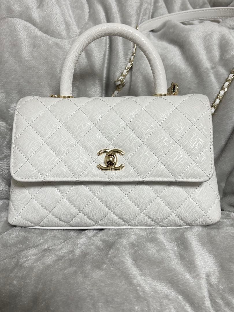 CHANEL ホワイト ショルダーバッグ