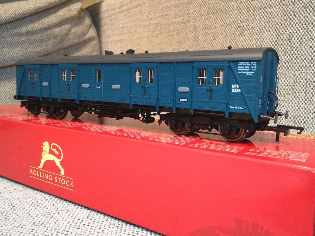 ホーンビー　OOゲージ　1970年代イギリス型車両（2両）