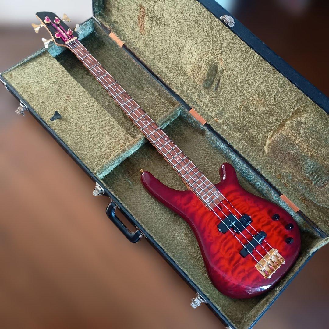 キルトメイプル　FERNANDES エレキベース レッド