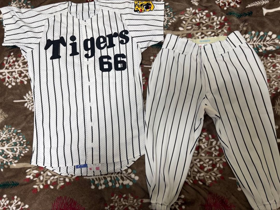 阪神タイガース　1990年　坂孝一　実使用ユニフォーム　デサント　上下セット