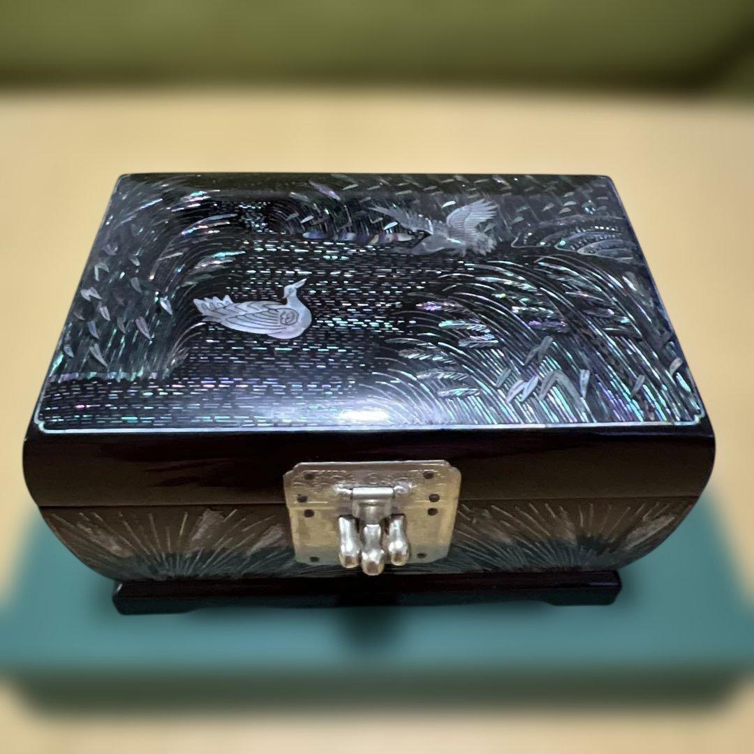 螺鈿細工　貝装飾　赤漆器　ヴィンテージ　ジュエリーボックス