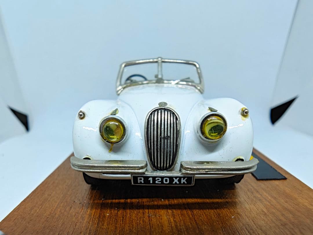 ハンドメイドモデル 1/43 JAGUAR XK120 1950 ホワイト