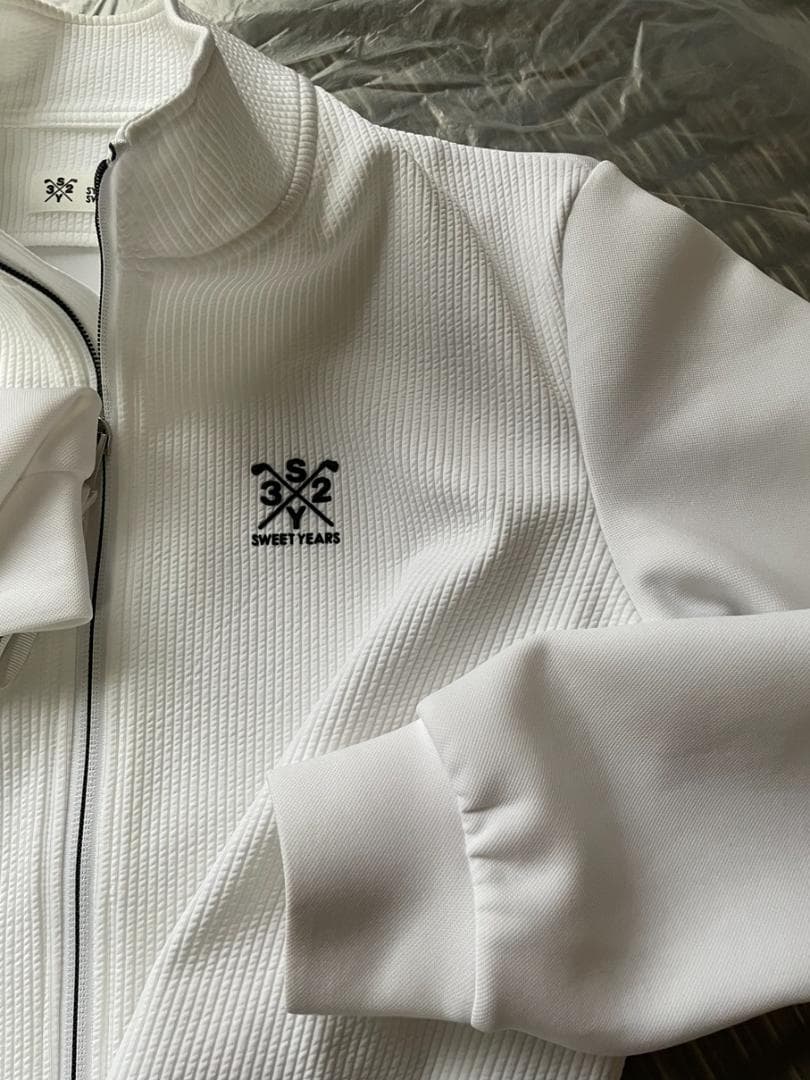 ま*ん様 SY32 BY SWEET YEARSホワイト ジップアップジャケット