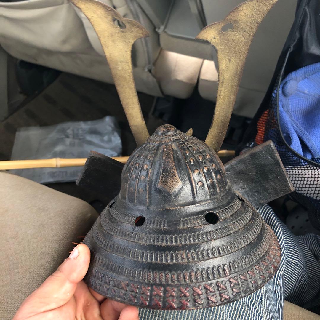 置き物　鉄兜