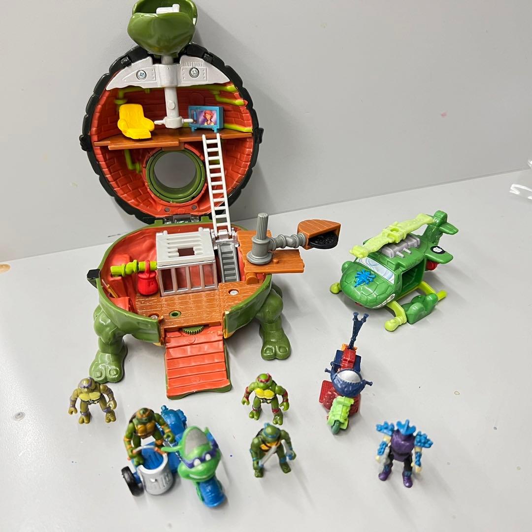 ミュータントタートルズ ミニタートルマシン　レオナルドベース