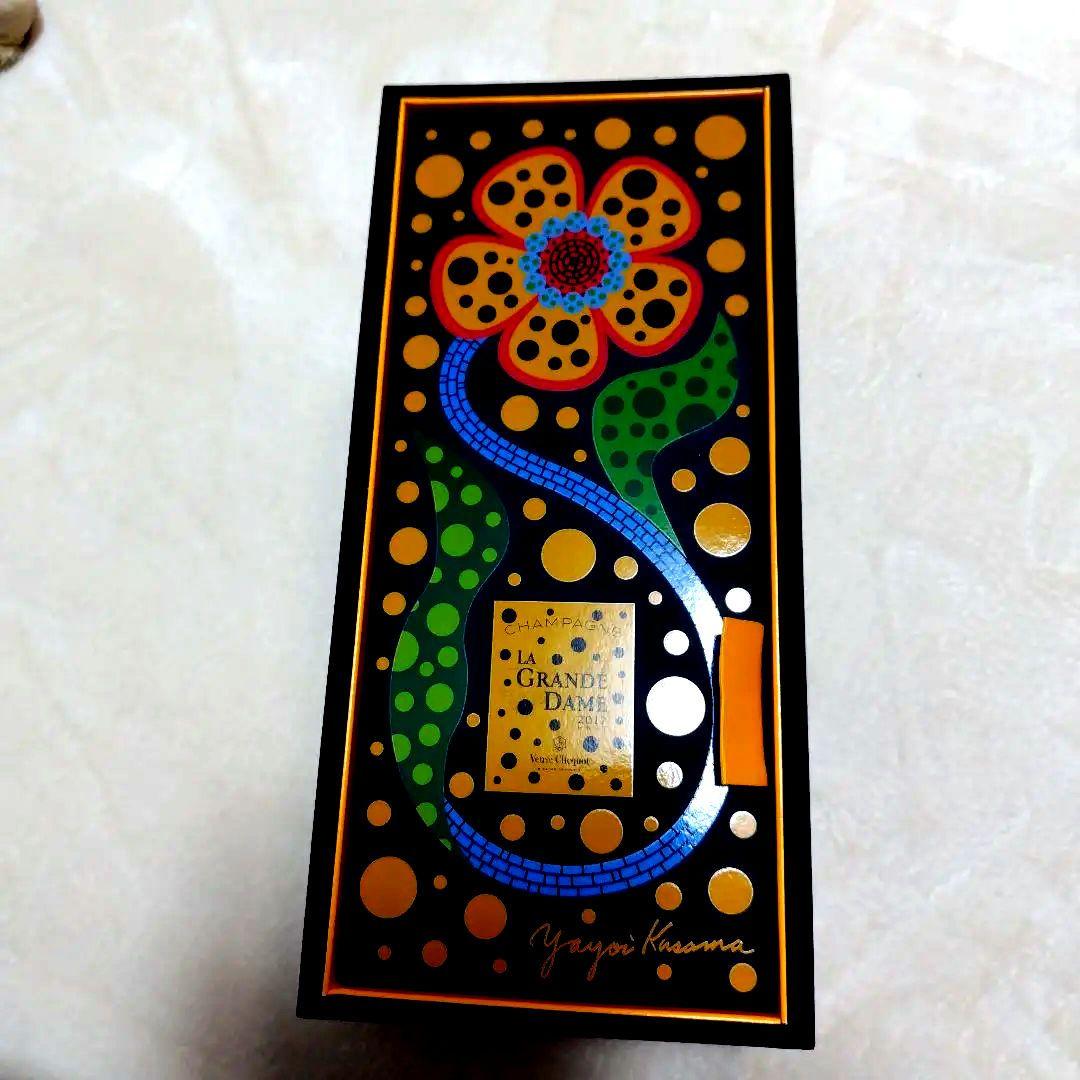 草間彌生　Veuve clicquot