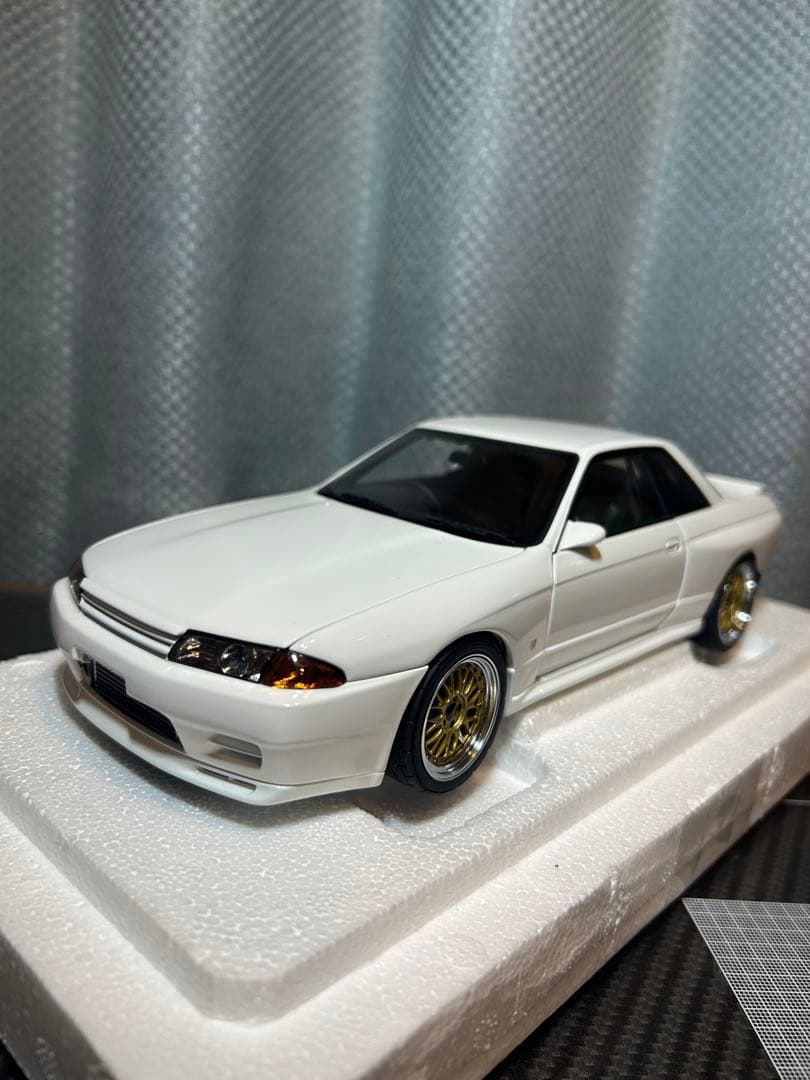 1/18 スカイライン R32 GT-R 湾岸ミッドナイト レイナ