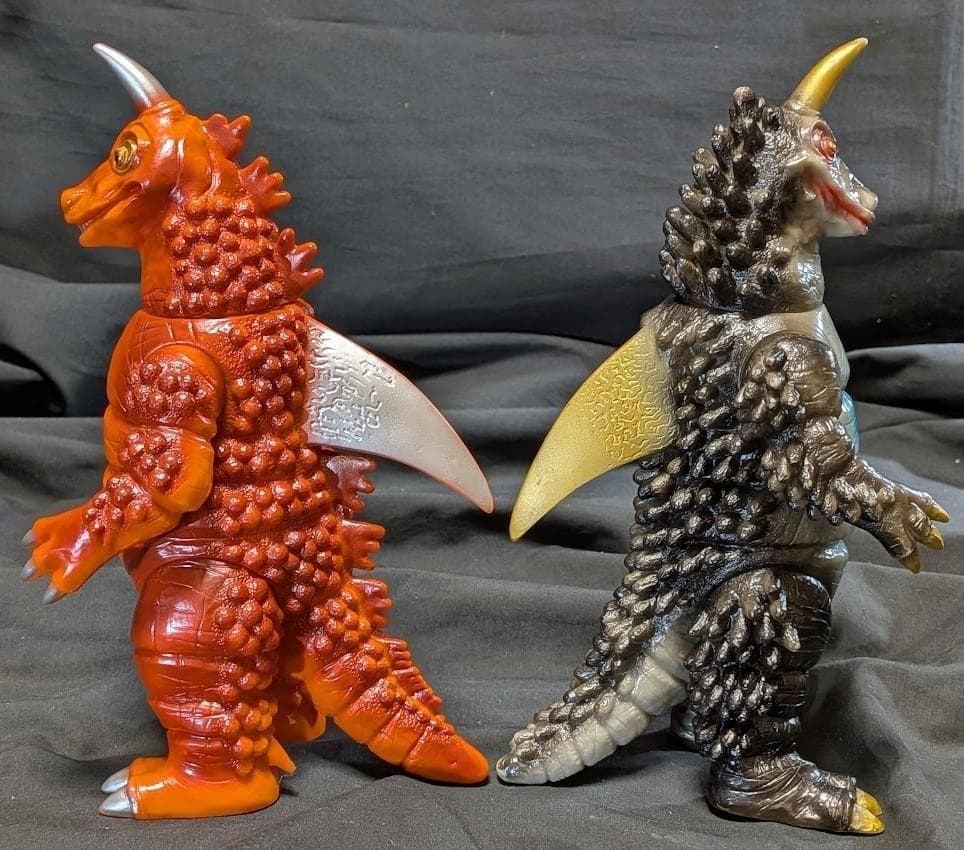 ブラックギラス＆レッドギラス「ウルトラマンレオ」登場（怪獣郷）ソフビ２体セット