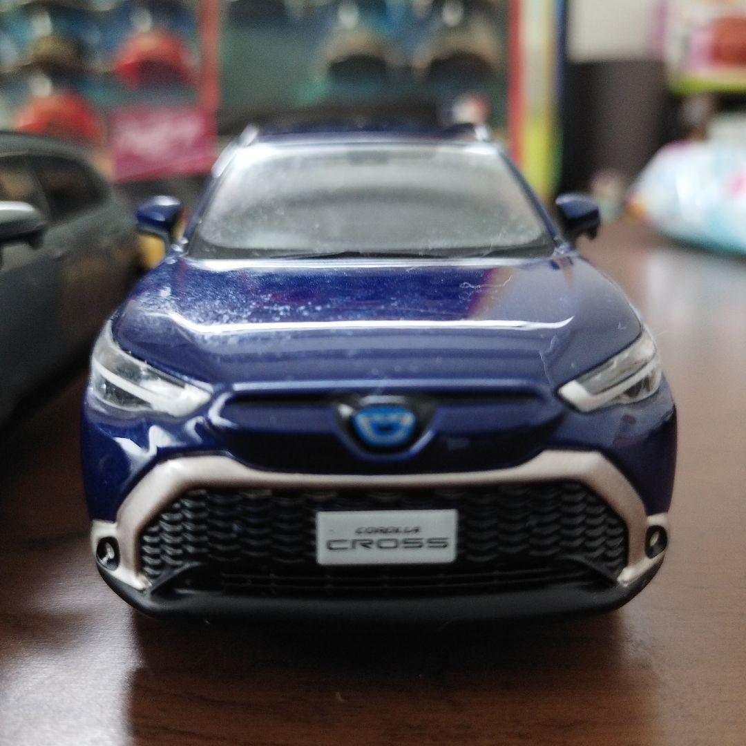非売品30分1スケール　COROLLA CROSS ミニカー 3台セット