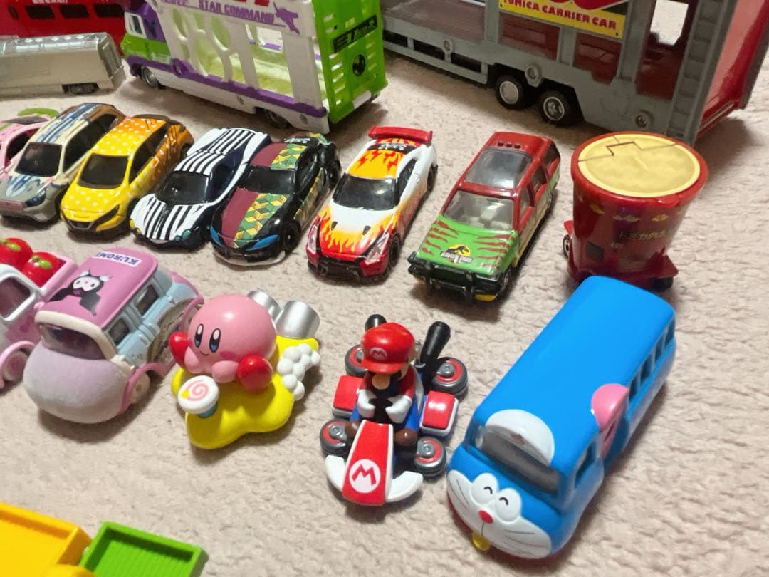 【まとめ売り】トミカ ディズニー 鬼滅の刃 サンリオ キャラクター多数 ケース付