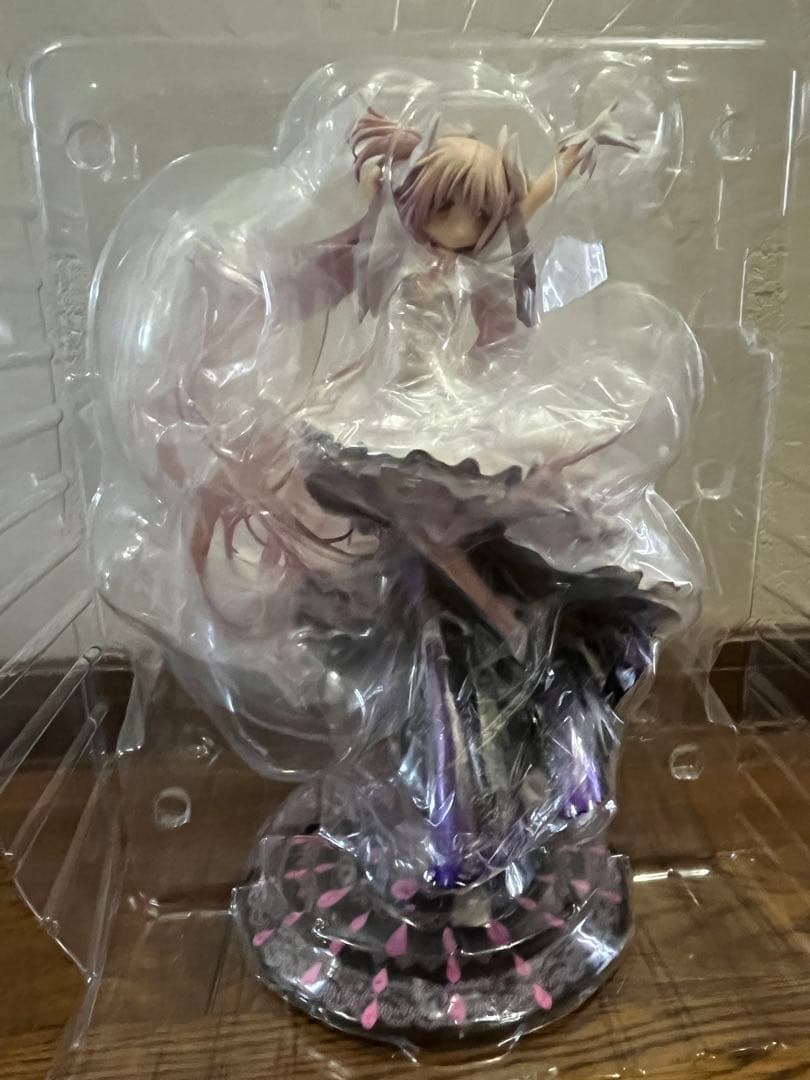 悪魔ほむら アルティメットまどか 1/8スケールフィギュア