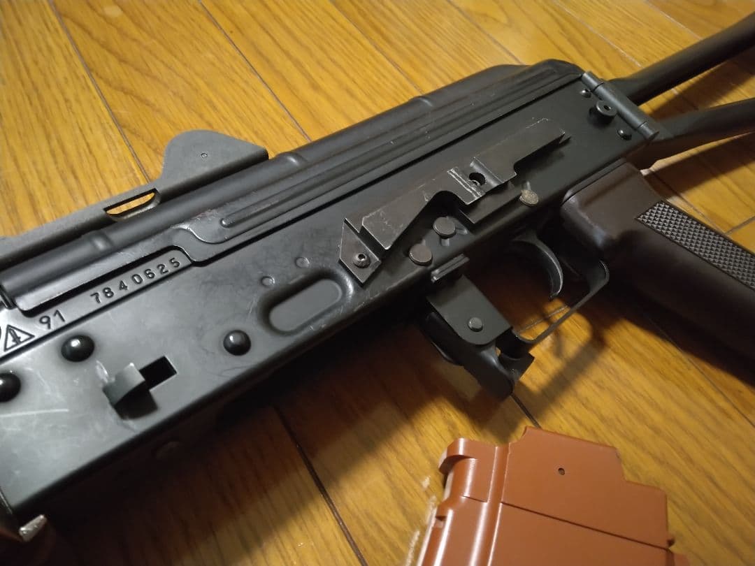 東京マルイ　AKS74U　次世代電動ガン